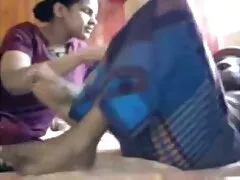 الشرج الثابت على فلام سكسي نيج المرحاض ، امرأة سمراء الشباب مع مهبل مشعر