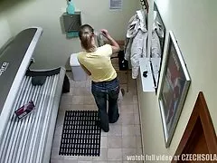 وقع رجل أسود ضخم كس فتاة رقيقة فلام سكسي امريكي