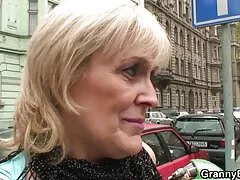 الرجل يساعد صديقته على نائب الرئيس وإدراج عضو ا فلام سكسي في شق حلق