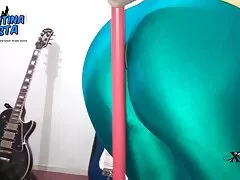 امرأة سمراء تمارس الجنس الرومانسي في منزل فلام سكسي طفال ريفي