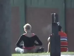 غسل احلى فلام سكسي المطبخ مع الجينز المسطح ، ملكة الأرداف